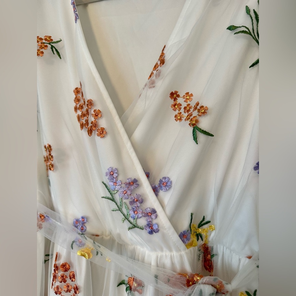 Baltic Born White Floral Midi Dress - Picture 2 of 10